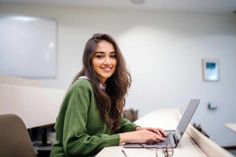 Portrait,Of,A,Beautiful,,Young,And,Intelligent-looking,Indian,Asian,Woman